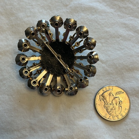 VTG Brooch - Picture 3 of 3